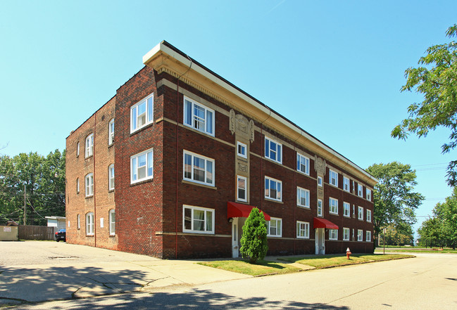 14236 Lakeshore Blvd in Cleveland, OH - Building Photo - Building Photo