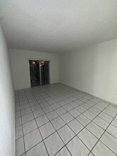 5665 W 20th Ave in Hialeah, FL - Building Photo - Building Photo