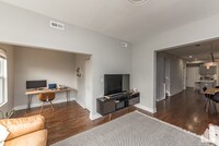 3570 W Dickens Ave, Unit 2 in Chicago, IL - Building Photo - Building Photo