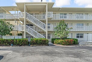 3915 S Flagler Dr in West Palm Beach, FL - Building Photo