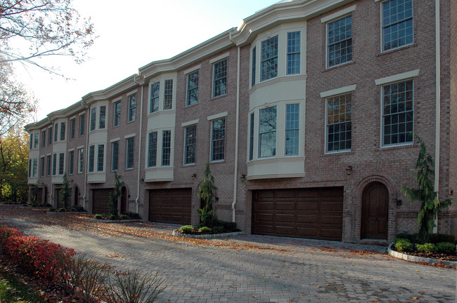 Whiteman House in Fort Lee, NJ - Foto de edificio - Building Photo