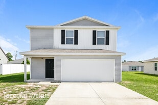 106 Tulip Ln in Poinciana, FL - Building Photo