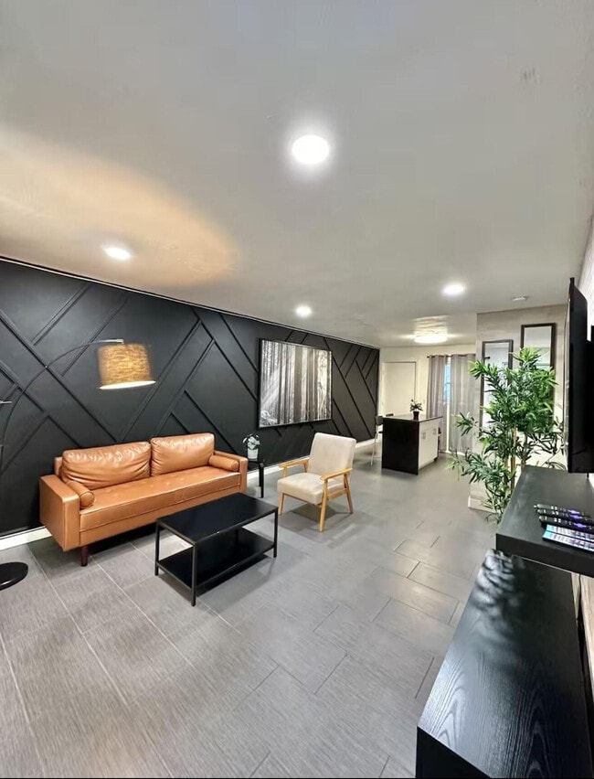 property at 1501 N Federal Hwy
