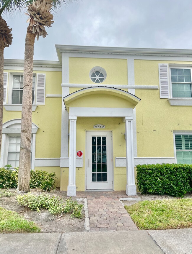 property at 4730 Coquina Key Dr SE