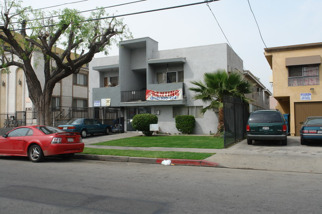 8401 Cedros Ave in Panorama City, CA - Building Photo - Building Photo