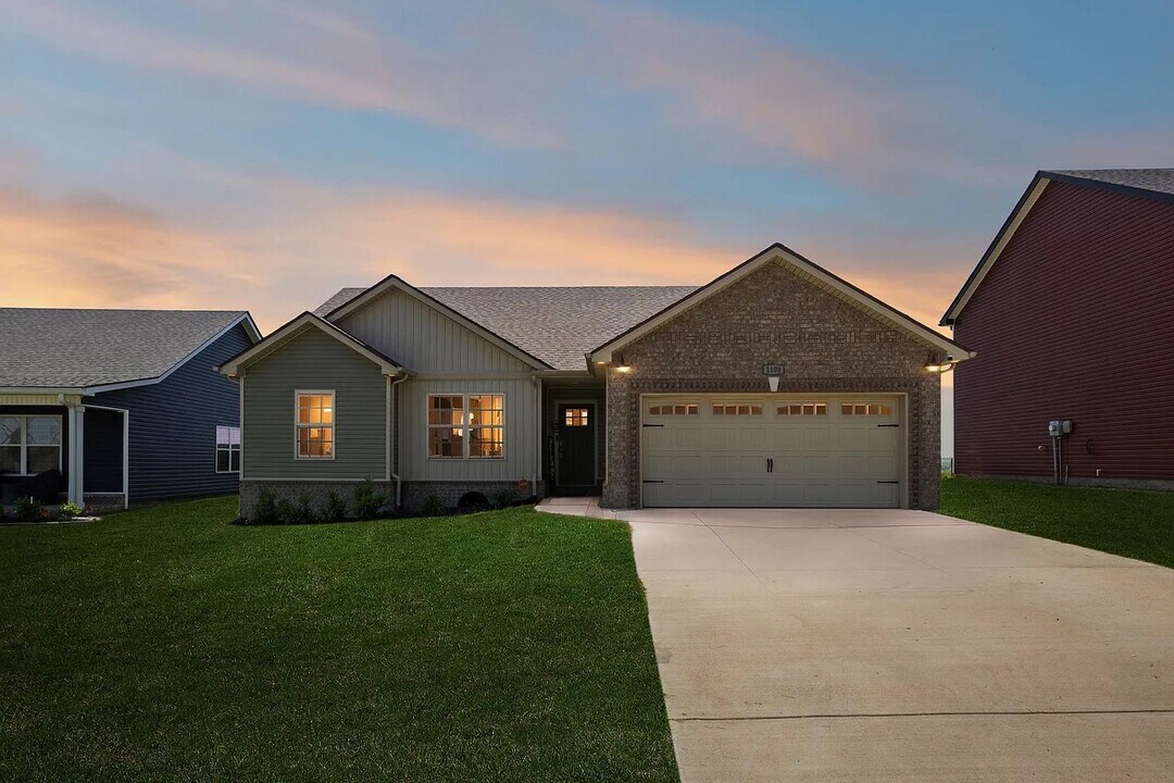 1108 Cardinal Crk Dr in Clarksville, TN - Building Photo