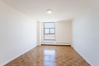 7 St. Dennis in Toronto, ON - Building Photo - Interior Photo