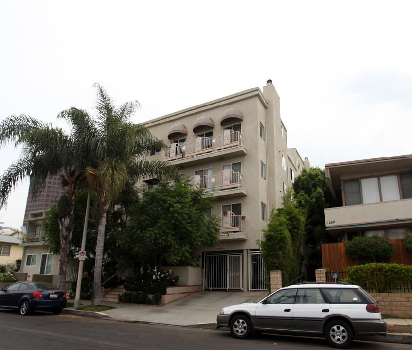 1250 S Westgate Ave in Los Angeles, CA - Building Photo