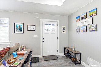 8233 W Aurora Hts Lp in Wasilla, AK - Building Photo - Building Photo