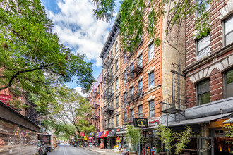 106 Macdougal St in New York, NY - Building Photo - Primary Photo