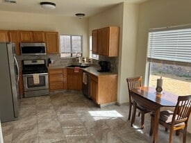 737 Scenic View Dr in Las Cruces, NM - Building Photo