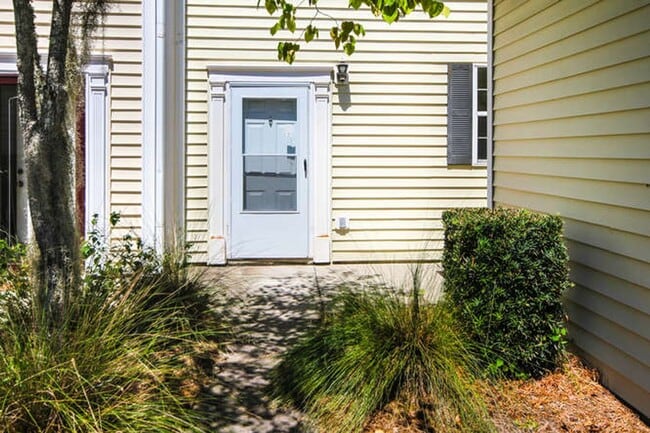 4565 Great Oak Dr in North Charleston, SC - Building Photo - Building Photo