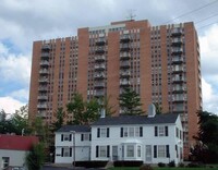 Carillon House Condominium in Dayton, OH - Building Photo - Building Photo