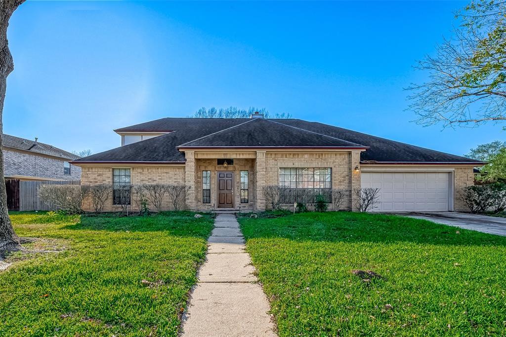 3102 Shiloh Dr in Missouri City, TX - Building Photo