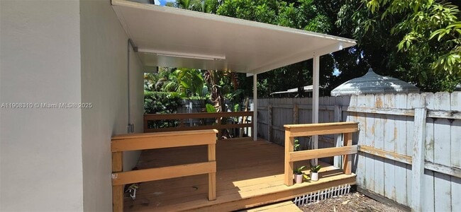 2533 Garfield St in Hollywood, FL - Building Photo - Building Photo