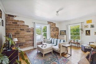 2733 Girard Ave S in Minneapolis, MN - Building Photo