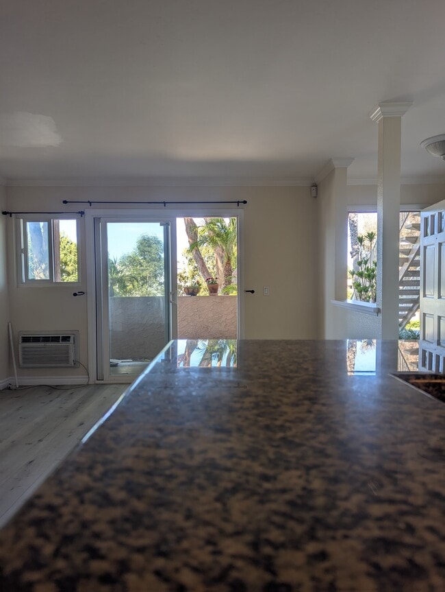 10006 Maya Linda Rd, Unit 5104 in San Diego, CA - Foto de edificio - Building Photo