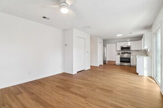 104 Wingspan Way in Chapin, SC - Building Photo - Building Photo