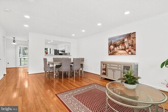 4870 Dorsey Hall Dr in Ellicott City, MD - Building Photo - Building Photo
