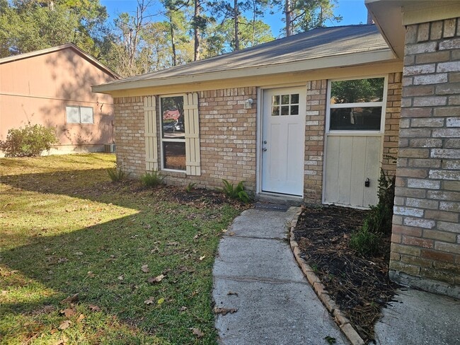 property at 105 E Wavy Oak Cir