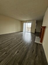 200 W Chestnut St, Unit #306 in Glendale, CA - Building Photo - Building Photo