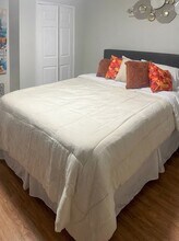 4911 W Girard Ave in Philadelphia, PA - Foto de edificio - Building Photo