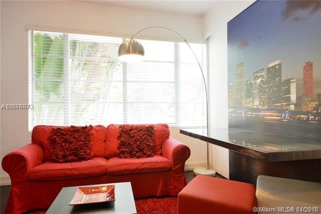 601 11th St-Unit -206 in Miami Beach, FL - Building Photo - Building Photo