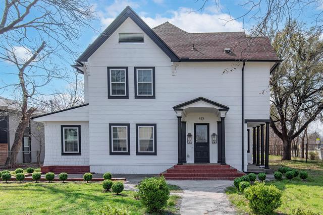 property at 818 S Travis St