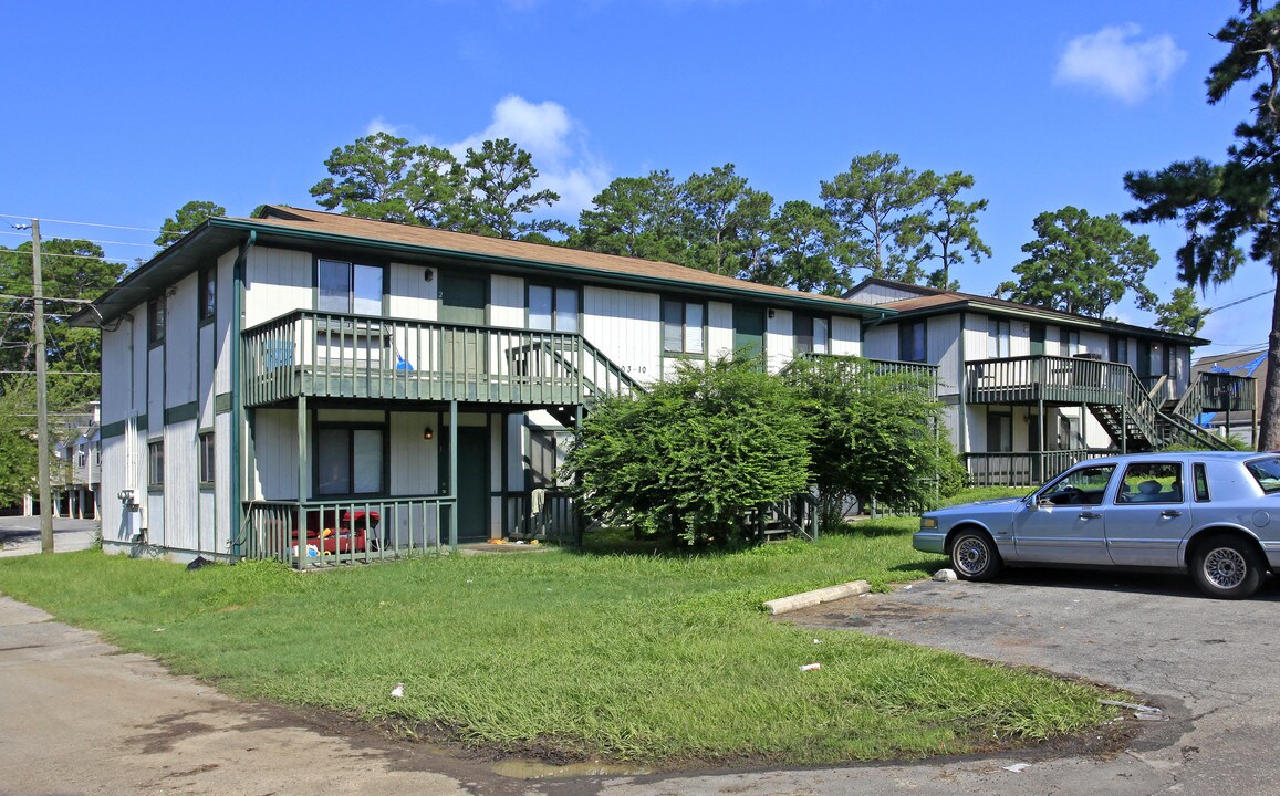 Woodbanks Trace in Tallahassee, FL - Building Photo