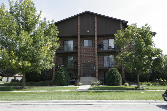 Centennial Village in Crest Hill, IL - Foto de edificio - Building Photo