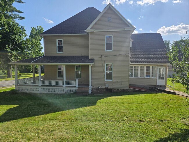 1848 Centre LIne Rd in Warriors Mark, PA - Foto de edificio - Building Photo