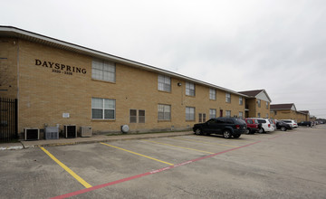 Cornerstone Apartments in Dallas, TX - Building Photo - Building Photo