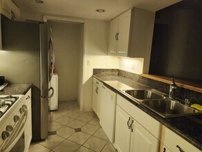 13272 Salmon River Rd, Unit 104 in San Diego, CA - Foto de edificio - Building Photo