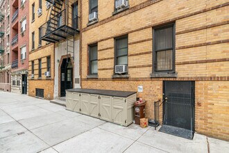 3053 29th St in Astoria, NY - Building Photo - Building Photo