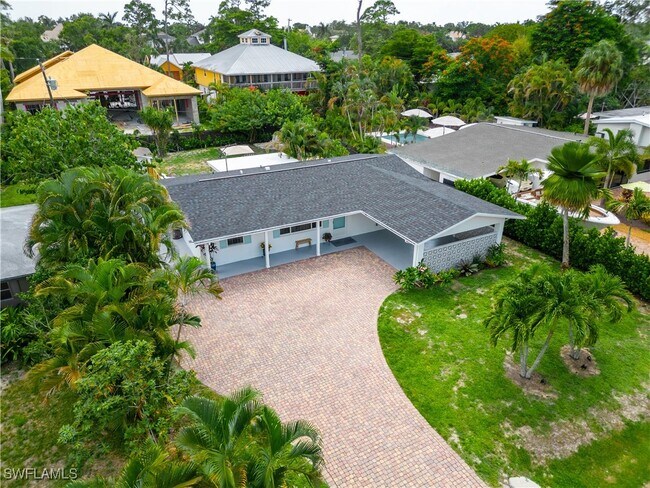 1318 Michigan Ave in Naples, FL - Building Photo - Building Photo