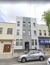 879 Cypress Ave in Flushing, NY - Building Photo - Primary Photo