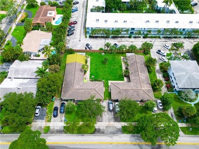 2170 NE 44th St in Lighthouse Point, FL - Building Photo - Building Photo