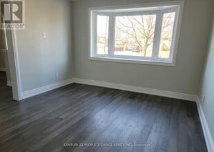 1482 Fisher Ave in Burlington, ON - Building Photo - Building Photo