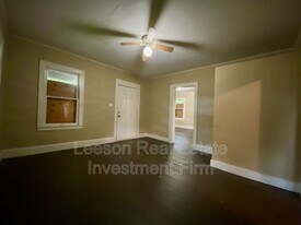 636 W 72nd St in Shreveport, LA - Building Photo