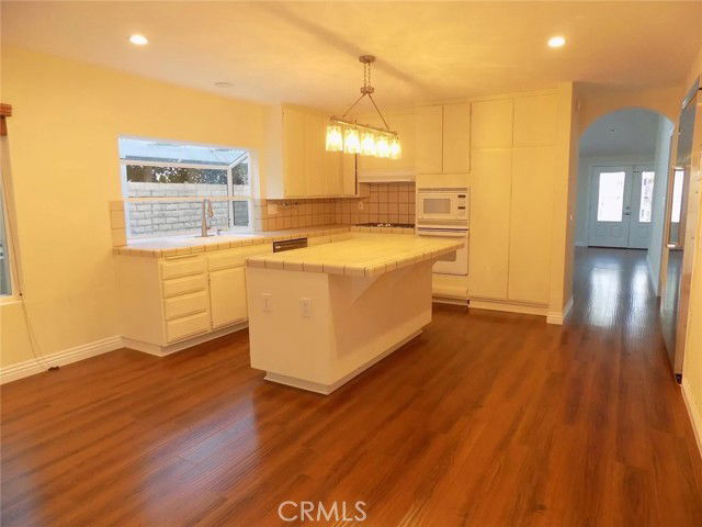 17511 Tuscan Ct in Los Angeles, CA - Building Photo - Building Photo