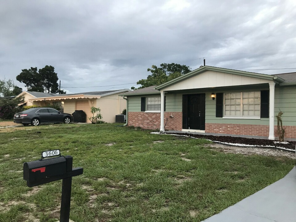 3606 Sheryl Hill Dr in Holiday, FL - Building Photo