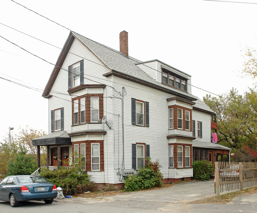 106 Holland St in Lewiston, ME - Foto de edificio