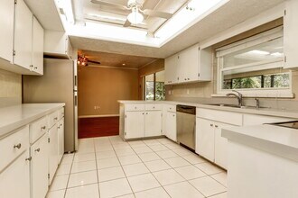 4760 Greencroft Rd in Sarasota, FL - Building Photo - Building Photo