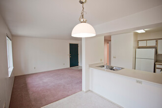 Oak Meadow in Eugene, OR - Foto de edificio - Building Photo