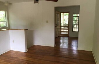 1302 Kirkwood Rd in Austin, TX - Building Photo - Building Photo