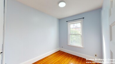 789 Columbia Rd, Unit 3 in Boston, MA - Building Photo - Building Photo
