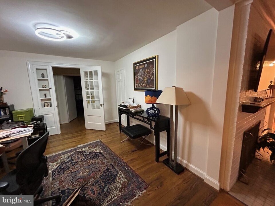 5507 Chesterbrook Rd in Bethesda, MD - Building Photo