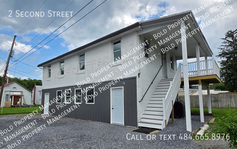 2 2nd St in Kutztown, PA - Building Photo