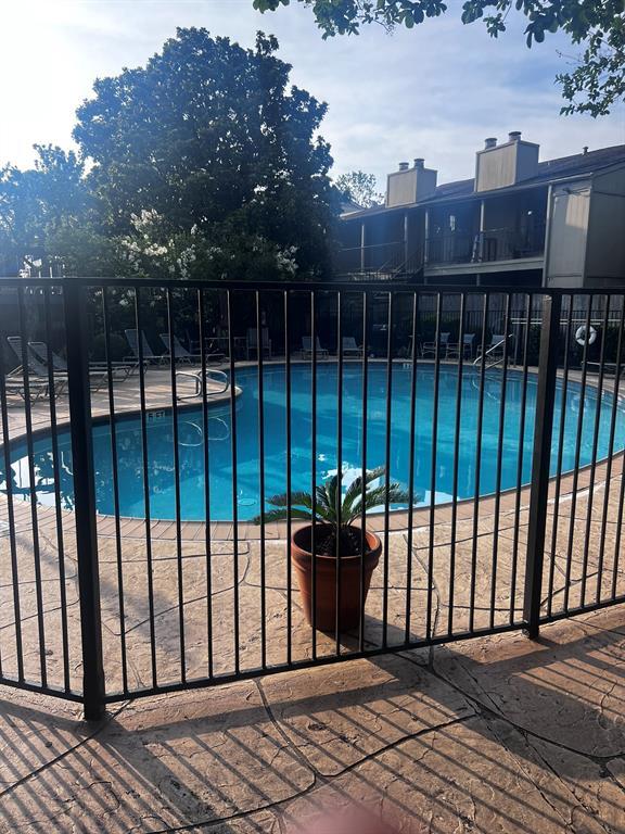5711 Sugar Hill Dr in Houston, TX - Building Photo - Building Photo