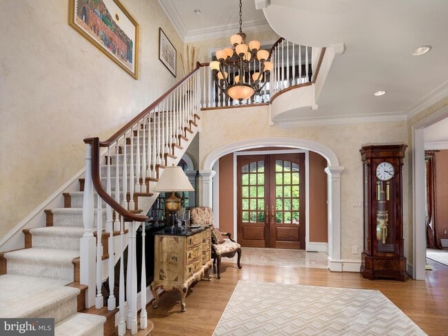 property at 805 Montparnasse Pl